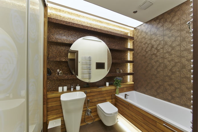 Regale mit Fliesenoberfläche im Badezimmer