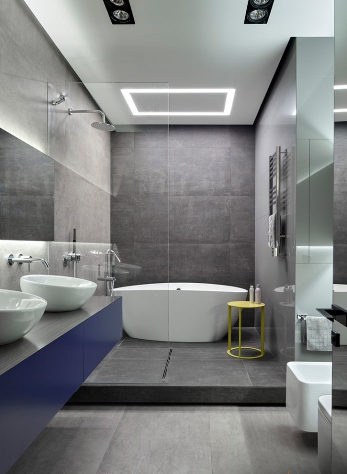 Graue Fliesen im Badezimmer