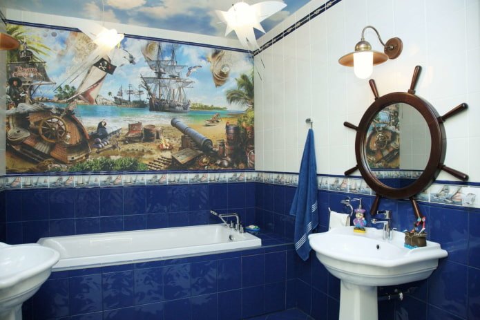 Fliesen im Badezimmer im Marinestil