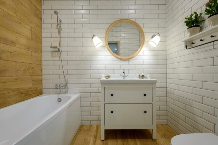 Innenarchitektur für weißes Badezimmer