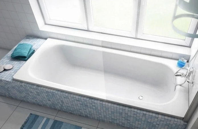 Emaille-Badewanne