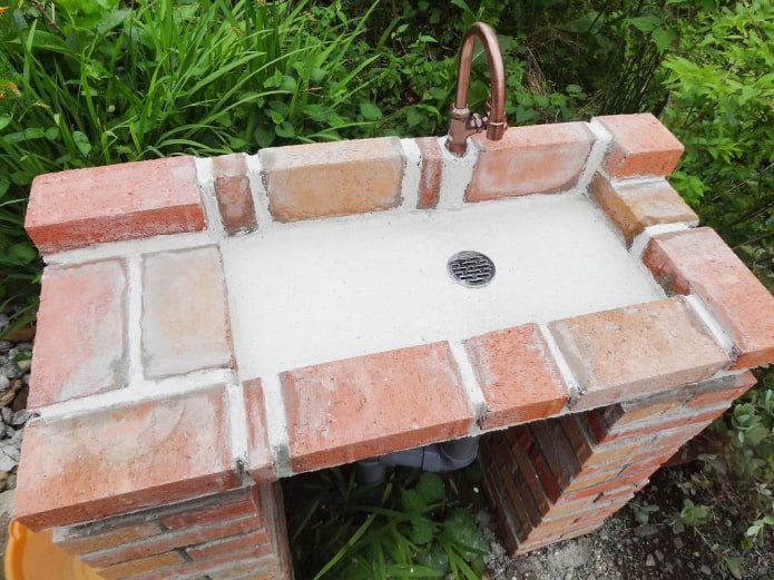 Gemauertes Waschbecken