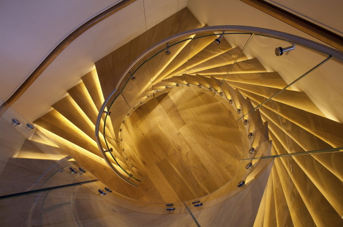 Beleuchtung einer Spirale Treppe in einem Haus