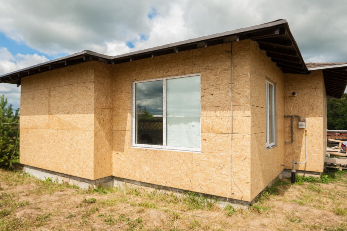 Haus, mit OSB verkleidet