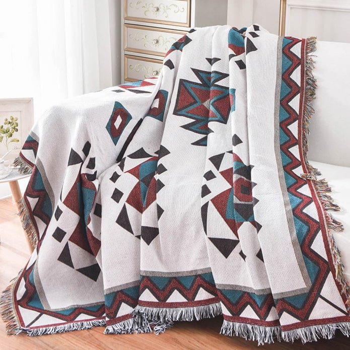 Sofa-Cape mit Fransen im Interieur