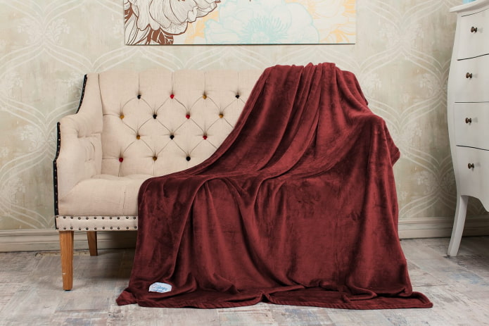Tagesdecke für ein Sofa im Innenraum
