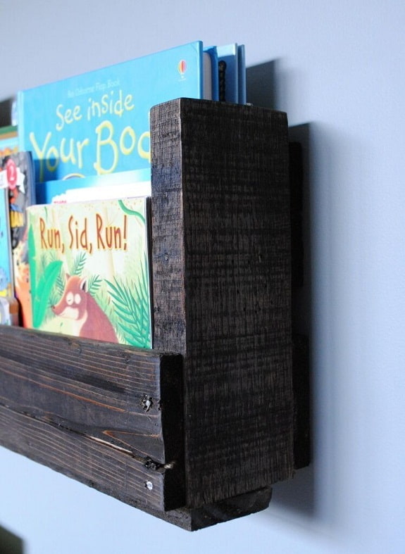Bücherregal