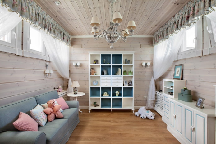 Regale im Kinderzimmer im Provence-Stil