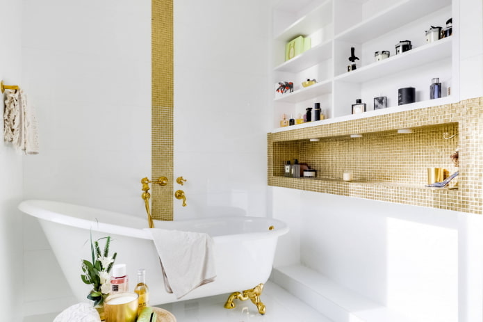 Regale im Badezimmer