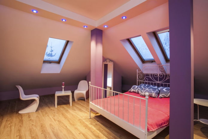 Gipskartondecke im Schlafzimmer im Dachgeschoss
