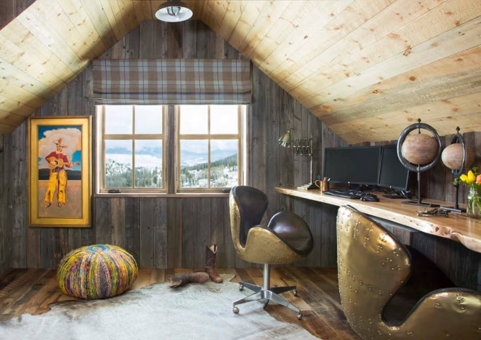 Holzdeckenkonstruktion im Dachgeschoss im Landhausstil