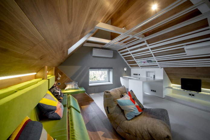 Laminat an der Decke