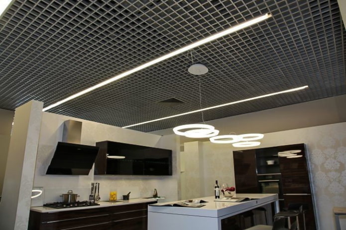 Grillato-Decke im Kücheninterieur