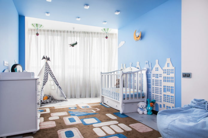 Blaue Spanndecke im Kinderzimmer