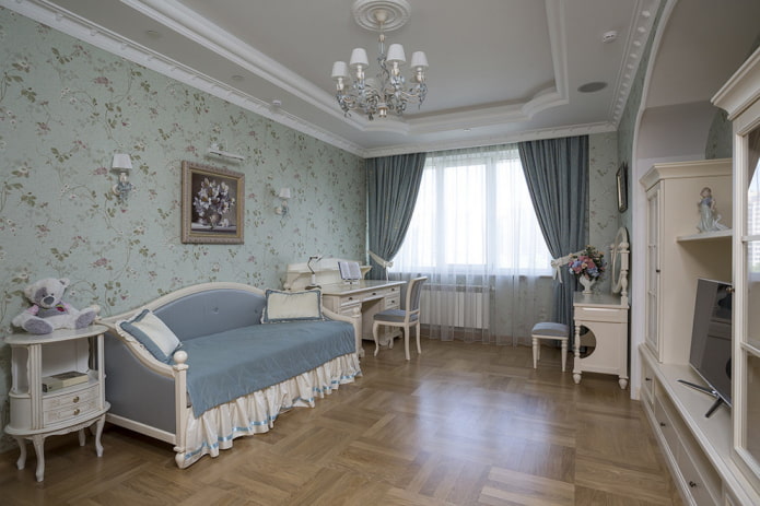 Deckenkonstruktion in einem Kinderzimmer im neoklassizistischen Stil