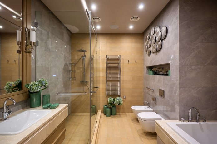 beige Decke im Badezimmer