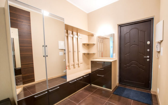 geräumiger Flur in der Wohnung