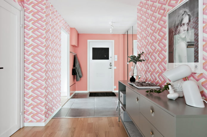 Flur im skandinavischen Stil mit hellen Details