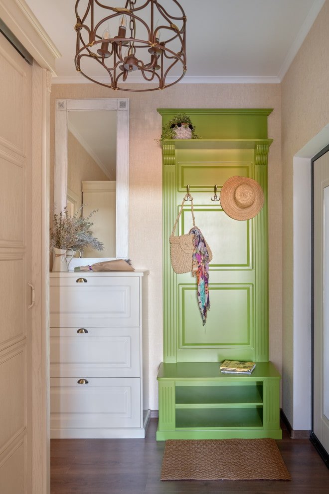 Innenansicht des Flurs im Provence-Stil