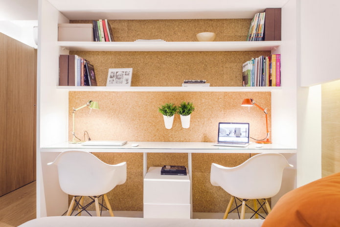 Arbeitsplatz mit Korkbelag