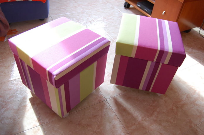 Hocker aus Spanplatte mit Deckel