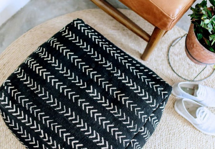 Quadratischer Stoff-Pouf