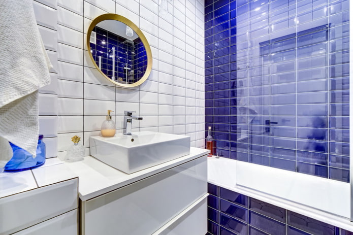 Standard-Fliesenanordnung im Badezimmer