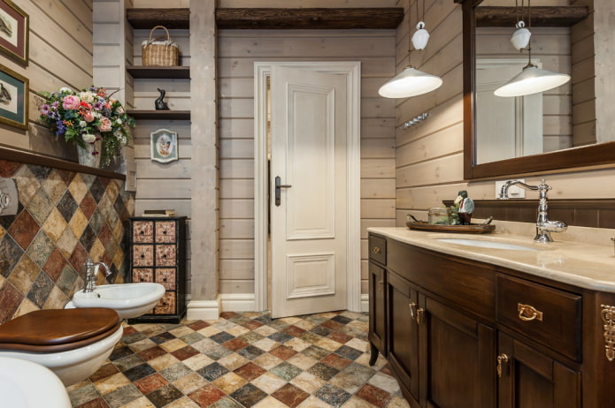 diagonale Fliesen im Badezimmer