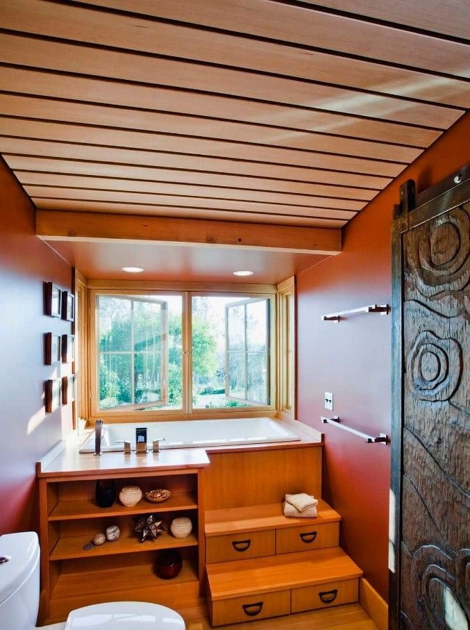 Lamellen-Hängekonstruktion im Badezimmer