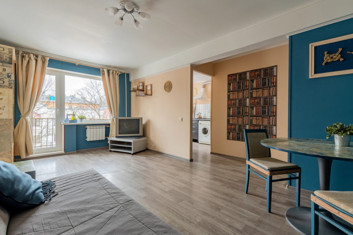 Wanddekoration in einer Chruschtschow-Wohnung