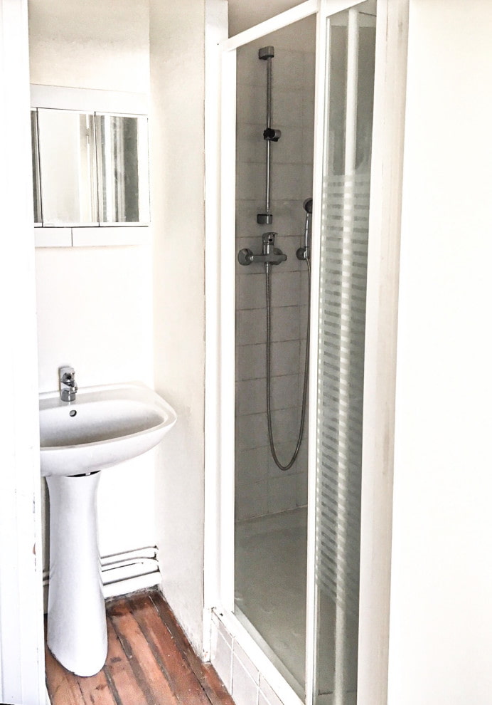 Badezimmer vor der Renovierung