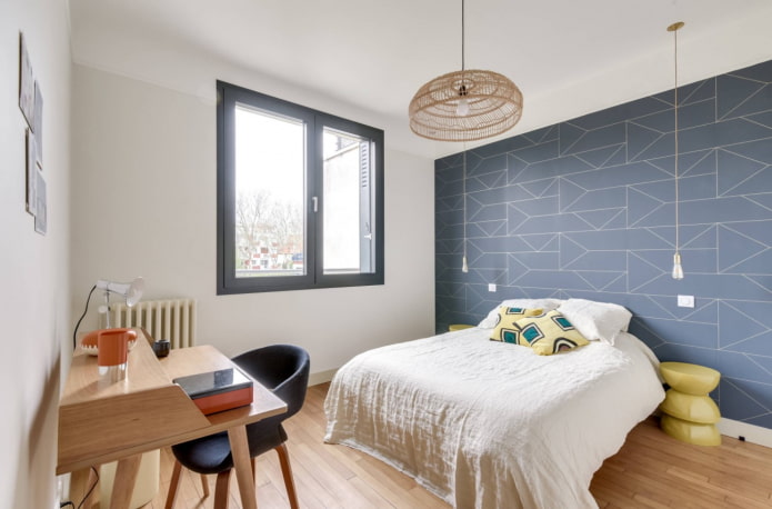 Geometrische Tapete im Schlafzimmer