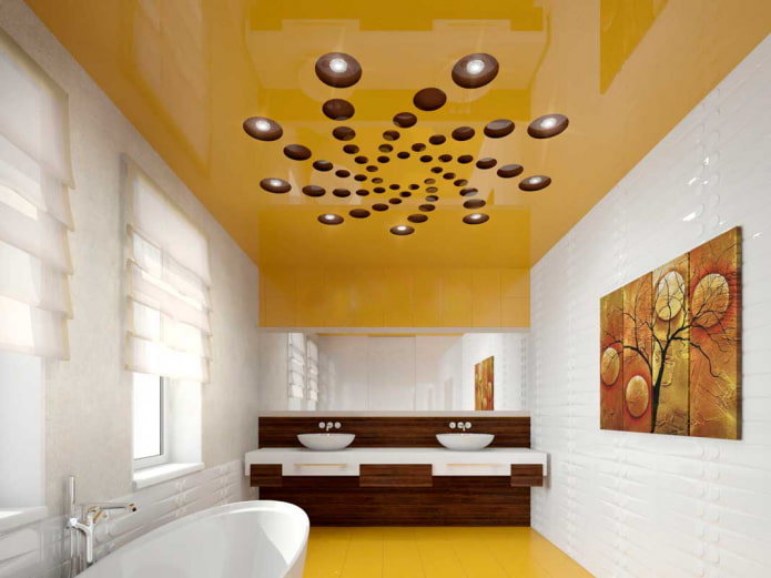 Geschnitzte Spanndecke im Badezimmer