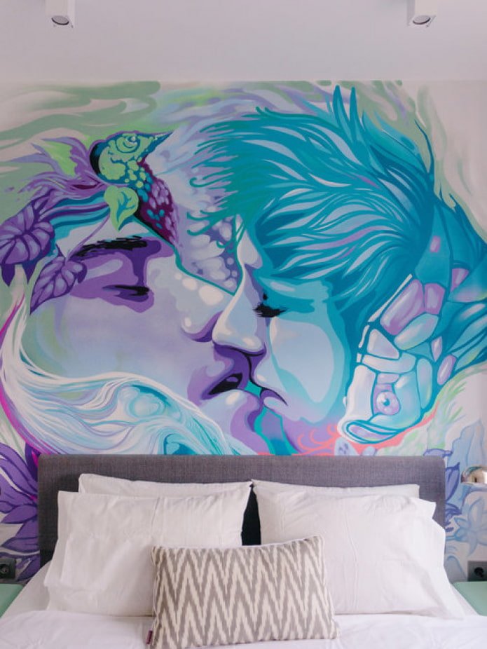 Airbrush hinter dem Bett