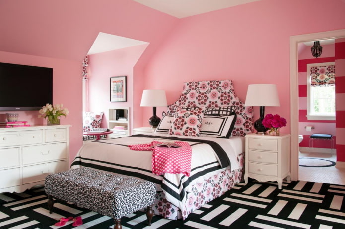 Schwarz-rosa Schlafzimmer-Interieur