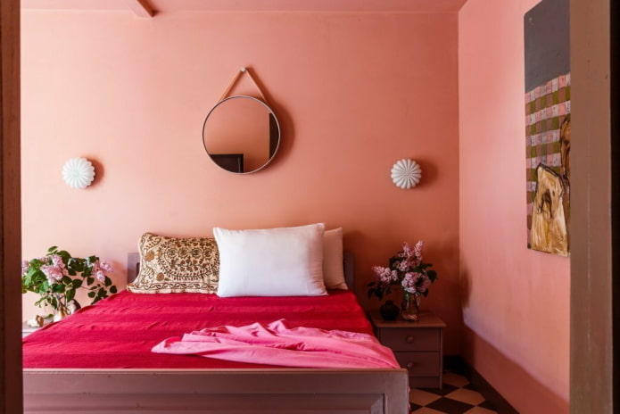 Schlafzimmer-Inneneinrichtung in Rosatönen