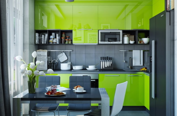 Kücheninterieur in Grau- und Hellgrüntönen