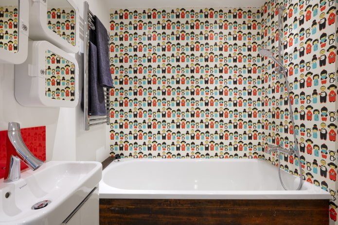 Selbstklebend im Badezimmer