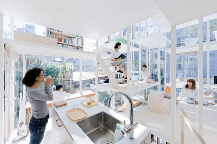 transparentes Haus in Tokio, Ansicht von innen