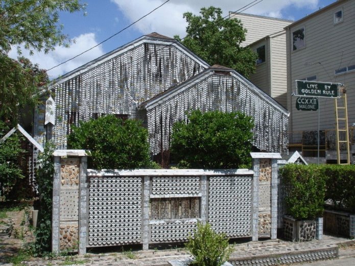 Haus aus Bierdosen in den USA