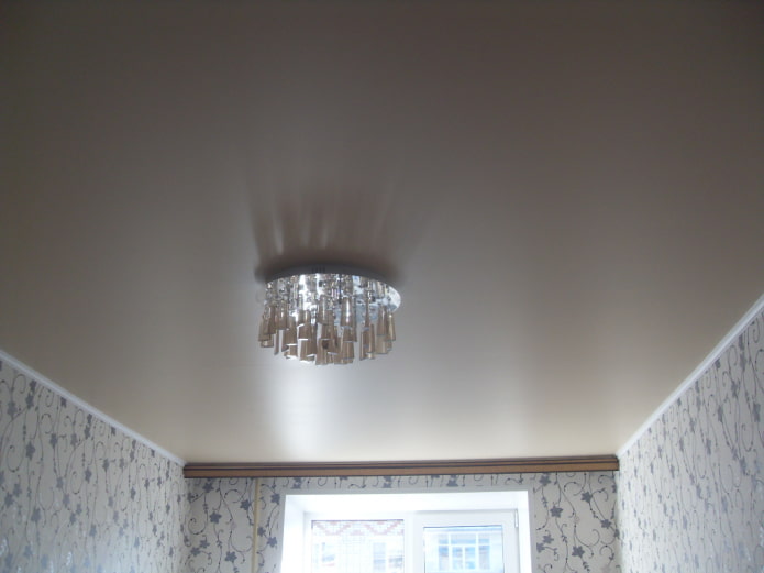 beige Satin-Spanndecke