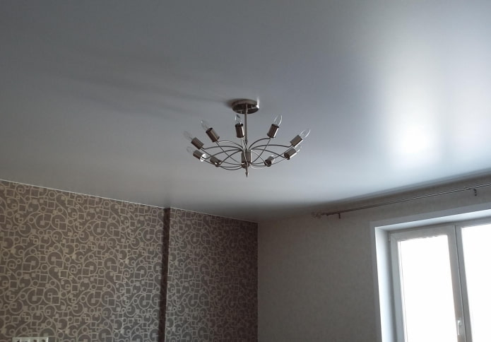 Satin-Leinwand im Raum
