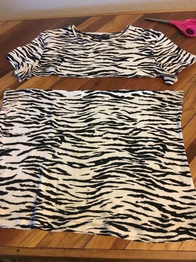 Oberteil des T-Shirts abschneiden