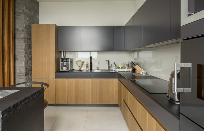 Kücheninterieur in Graubrauntönen