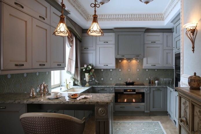 Kücheninterieur in Grau-Beige-Tönen