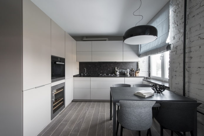 Kücheninterieur in monochromen Tönen