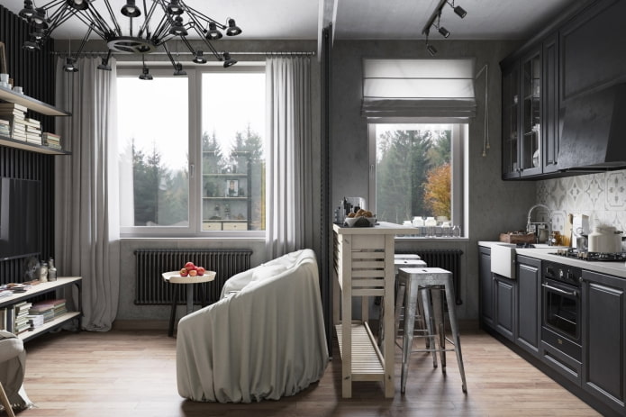 Vorhänge im Kücheninterieur in Grautönen