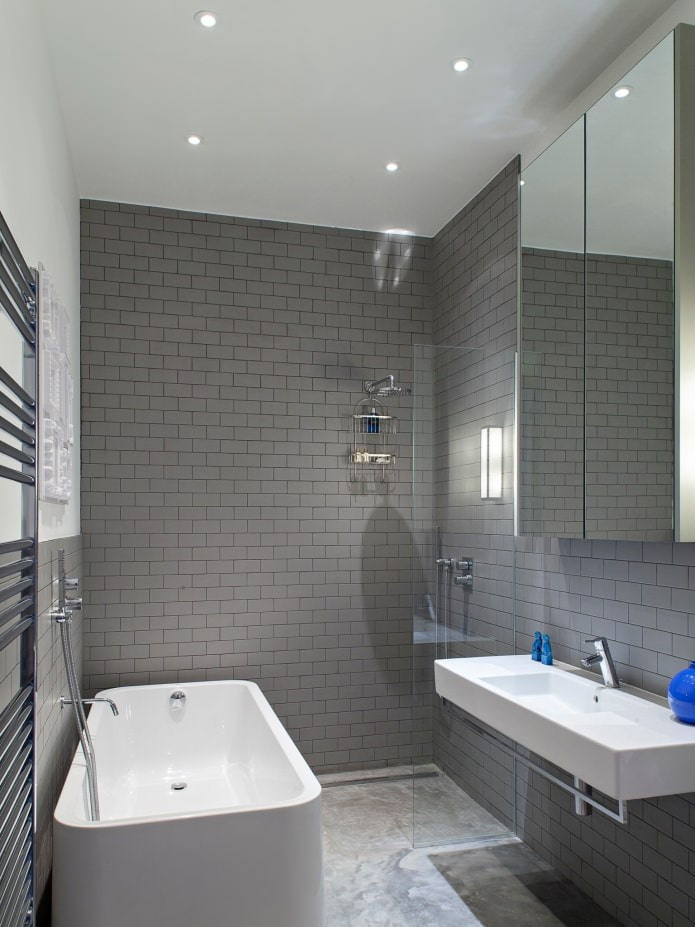 graues Badezimmer