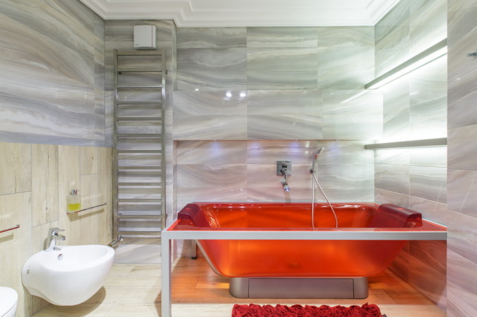 graues Badezimmer mit grauen Akzenten