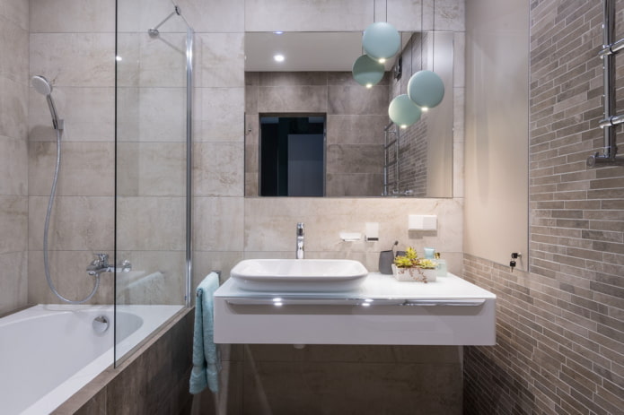kleines Badezimmerdesign in Grautönen